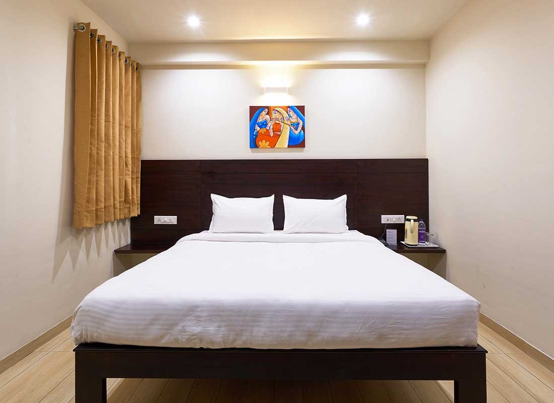Deluxe Room near Shri Mahalaxmi Temple Kolhapur
