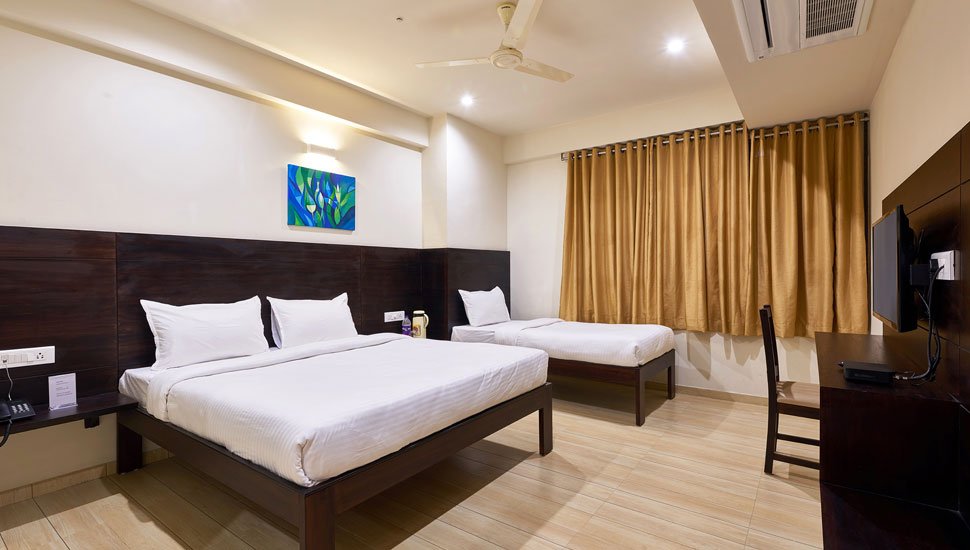 Triple Bed Room near Mahalaxmi Temple