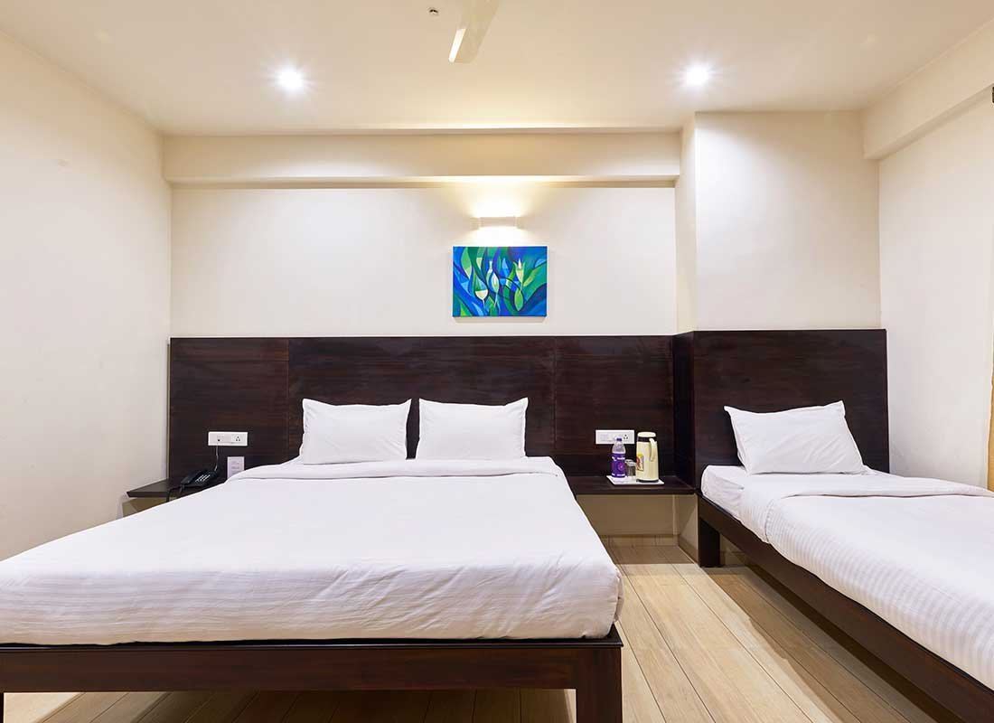 Spacious Triple Bed Room for Families in Kolhapur