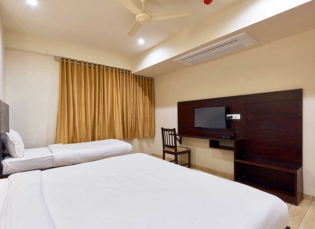 Family-Friendly Triple Bed Accommodation in Kolhapur