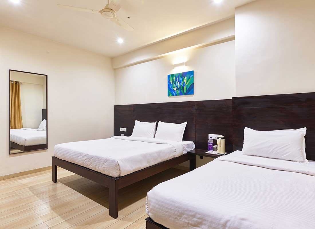 Triple Bed AC Room near Mahalaxmi Temple Kolhapur